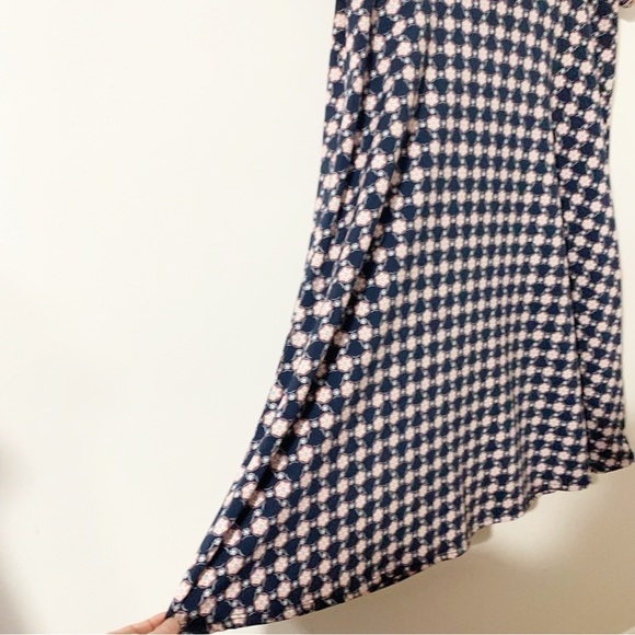 Max Studio Multicolor Geometric Pattern Short Sleeve Dress Keyhole Style 6912W64 - Picture 8 of 9